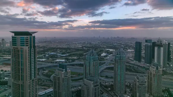 Ανατολή Ηλίου Στη Μαρίνα Ντουμπάι Σύγχρονους Πύργους Και Λιμάνι Γιοτ — Φωτογραφία Αρχείου