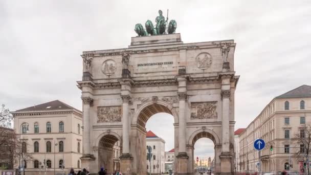 Brama Zwycięstwa Monachium Łuk Pamiątkowy Zwieńczony Rzeźbą Bawarii Lew Quadriga — Wideo stockowe