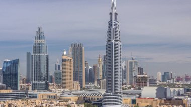 Dubai şehir merkezi ve finans merkezi timelapse, Birleşik Arap Emirlikleri mimarisi ile Hava sabah cityscape. En yüksek kuleler ve gökdelenler