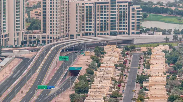 Aerial View Apartment Houses Villas Dubai City Timelapse Jumeirah Lake — Stock Photo, Image