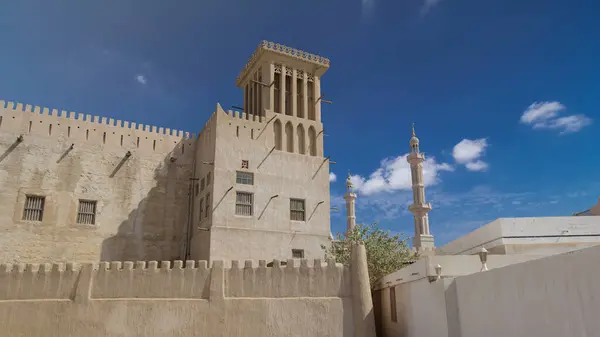 Historické Pevnosti Muzeu Ajman Timelapse Hyperlapse Modrou Oblohou Spojené Arabské Stock Obrázky