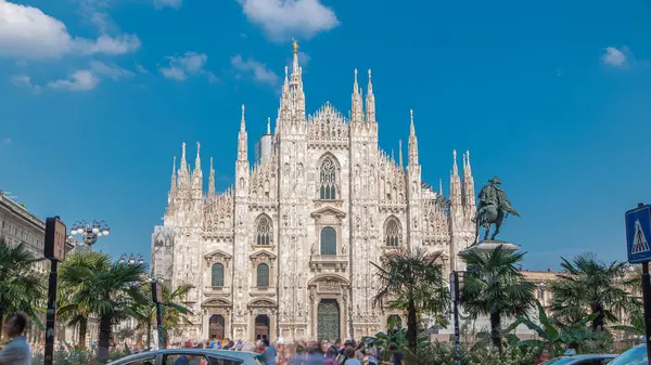 Duomo Cathedral Timelapse Palms Monument Front View People Walking Square — Stock Photo, Image