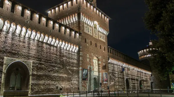 Головний Вхід Замку Сфорца Вежею Кастелло Виставковий Центр Мілана Висвітлюватися — стокове фото