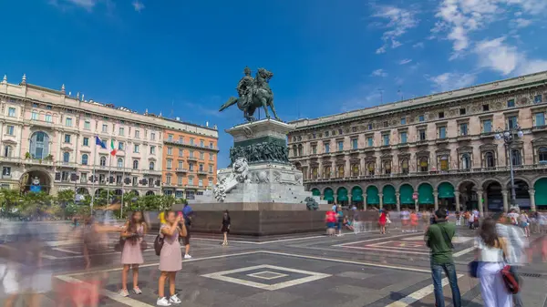 Estátua Vittorio Emanuele Piazza Del Duomo Hyperlapse Timelapse Milão Lombardia — Fotografia de Stock
