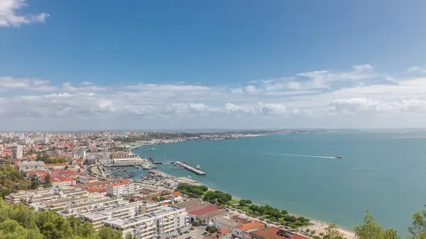 Panorama Mit Luftaufnahme Des Yachthafens Und Der Innenstadt Setubal Portugal lizenzfreie Stockbilder