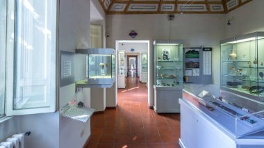 Albano Laziale, İtalya 'daki Museo Di Villa Ferrajoli' den Timelapse Hyperlapse. Tarihi Müze 'nin İçini Keşfedin, Sergi ve Kültür Hazineleri Zengini