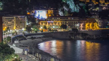 Gece güzel timelapse, Fransa hava Panoraması. Old Town ışıklı küçük sokakları ve waterfront. Trafik yol görünümünde yukarıdan