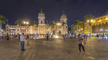 Jiron de la Union 'da hızlı bir yürüyüş, eski şehir merkezindeki yaya alışveriş caddesi Plaza de Armas' dan Plaza de San Martin 'e kadar hızlandırılmış zaman çizelgesi. Lima, Peru