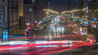 Zaman çizelgesine göre Liteyny Prospekt boyunca Saint Petersburg, Rusya 'da tramvay rayları var. Liteyny Köprüsü 'nden ele geçirildi, eşsiz bir bakış açısı sunuyor.