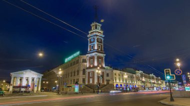 Şehir Duma Kulesi Gece Görüşü: Nevsky Bulvarı, St. Petersburg, Rusya 'da Hiperlapse Timelapse. Tarihsel Yangın Kulesi, En Uzun Optik Telgraf Hattı