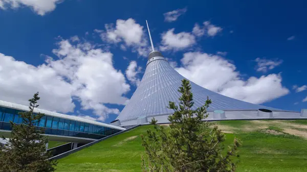 stock image Khan Shatyr timelapse hyperlapse in Nur-Sultan city. Khan Shatyr located in Astana, the capital of the Republic of Kazakhstan. Residents of the city are walking and resting.