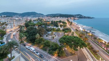 Gece geçiş timelapse, Fransa için güzel bir gün hava Panoraması akşam. Old Town ışıklı küçük sokakları ve waterfront güneş battıktan sonra. Yolda trafik