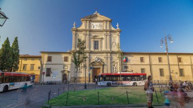 San Marco Piazza 'daki San Marco Manastırı' nın kilise ve müzesi. Hücreleri dekore eden freskleriyle ünlüdür. Yazın mavi gökyüzü ve caddelerde trafik