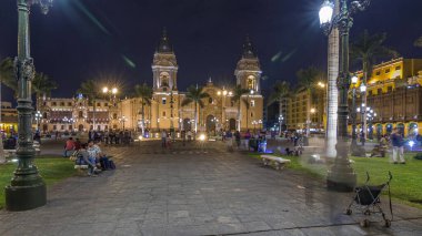 Jiron de la Union 'da hızlı bir yürüyüş, eski şehir merkezindeki yaya alışveriş caddesi Plaza de Armas' dan Plaza de San Martin 'e kadar hızlandırılmış zaman çizelgesi. Lima, Peru
