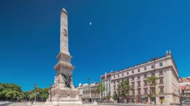 Lizbon 'daki Square Praca dos Restauradores restorantı zaman aşımına uğradı. Portekiz 'in bağımsızlığının geri kazanılmasına adanmıştır. Çevredeki restoratörlerin ve tarihi evlerin anıtı