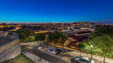 Lizbon havacılık şehri, Portekiz 'in Alcantara kentindeki Aziz Peter' ın bakış açısından geçiş zamanı olarak gece gündüz yükselişe geçti. Gündoğumundan önce gökyüzünden aydınlatılmış tarihi binalar