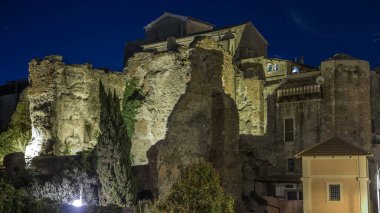 Albano Laziale, İtalya 'daki tarihi Terme di Caracalla' nın gece süreleri aşırı hızlanıyor. Bu mimari harikası antik duvarları içinde büyüleyici bir tarihi müzeye ev sahipliği yapıyor.