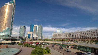 Nur-Sultan 'ın başkenti Kazakistan' daki köprüden gelen trafik ve müzik kaynağıyla yeni iş bölgesi zamanlaması hızlandı.