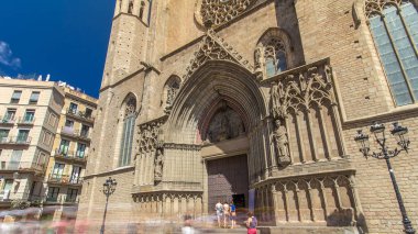 Santa Maria del Mar - Barcelona İspanya timelapse hyperlapse. Basilica Santa Maria del Mar (1329-1383) Barcelona, Catalonia, İspanya Katalanca Gotik tarzı cephe