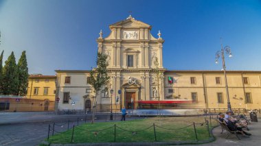 San Marco Piazza 'daki San Marco Manastırı' nın kilise ve müzesi. Hücreleri dekore eden freskleriyle ünlüdür. Yazın mavi gökyüzü ve caddelerde trafik