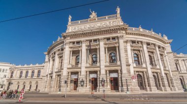 Burgtheater, Avusturya Ulusal Tiyatrosu 'nun Viyana' daki zaman atlaması ve dünyanın en önemli Alman dil tiyatrolarından biridir. Tramvaylı trafik. Avusturya