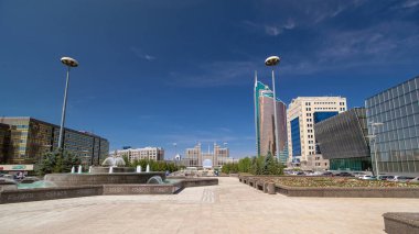 Nurzhol Bulvarı, Nur-Sultan 'daki Water-Green Bulvarı' ndaki Çeşme, Astana 'nın yeni iş ve idari merkezinde yer alan bir yaya alanı olan Kazakistan' ın ulusal bulvarıdır. Mavi bulutlu gökyüzü