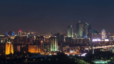 Bayterek ve Baymelapse aydınlatmasıyla şehir merkezinin ve merkez ticaret bölgesinin gece görüş alanının yükseltilmesi, Kazakistan, Nur-Sultan şehri, Orta Asya