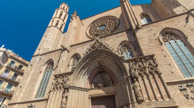Santa Maria del Mar - Barcelona İspanya timelapse hyperlapse. Basilica Santa Maria del Mar (1329-1383) Barcelona, Catalonia, İspanya Katalanca Gotik tarzı cephe