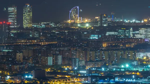 Çatı ev ve deniz gece geçiş timelapse ufuk gün güneş battıktan sonra Barcelona ve Badalona manzarası. Tepenin üstüne Iberic Puig İspanya köyü açısından havadan görünümü
