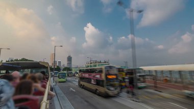 Hong Kong adasının turistik turistik turistik turistik gezilerinden Hong Kong caddelerinin zaman gösterimi. Bulanık hareket