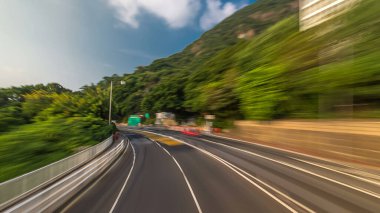 Hong Kong adasının turistik turistik turistik turistik gezilerinden Hong Kong caddelerinin zaman gösterimi. Bulanık hareket