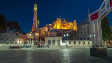 Ayasofya 'dan geceye geçiş zamanı, hızlandırılmış sürat, Hıristiyan ataerkil bazilikası, imparatorluk camisi ve şimdi de bir müze, İstanbul, Türkiye
