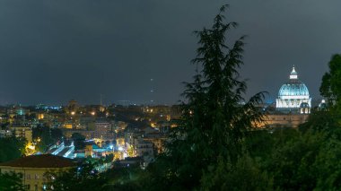 Roma, İtalya 'nın Vatikan' daki tarihi merkezinin panoramik hava manzarası. Yukarıdan şehir manzarası