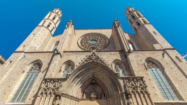 Santa Maria del Mar - Barcelona İspanya timelapse hyperlapse. Basilica Santa Maria del Mar (1329-1383) Barcelona, Catalonia, İspanya Katalanca Gotik tarzı cephe