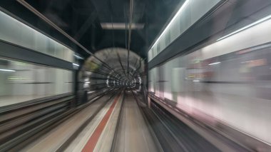 Metro'ya ışıkla hareket hız hızlı timelapse hyperlapse drivelapse içinde yenik durumda. Barcelona metro