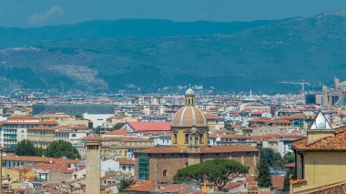 Zaman çizelgesinden Floransa manzarası. Boboli Bahçeleri 'nden (Giardino di Boboli) tarihi binaların hava manzarası üzerine panorama. İtalya. Kırmızı çatılar ve eski evlerin kubbesi