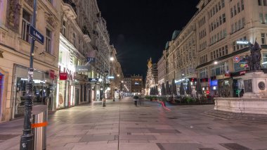 Stefansplatz 'dan Michaelerplatz' a kadar Graben Caddesi 'nde hızlı bir yürüyüş. Zaman atlaması, Viyana' nın eski ana caddesinde birçok dükkan ve restoran, Avusturya..