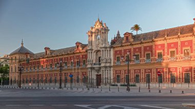 San Telmo Sarayı Seville, İspanya 'da zaman atlaması. Eskiden navigatörler için üniversite, şimdi ise Endülüs Hükümeti 'nin merkezi. Gün batımında süslemeli Barok mimarisi