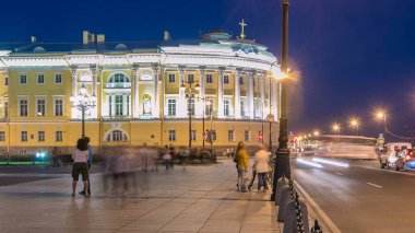 1. Peter Anıtı, Boris Yeltsin Kütüphanesi, Gece Aydınlanması ve Trafik Anıtı yakınlarındaki Rus Anayasa Mahkemesi Zaman Alanı. Saint-Petersburg, Rusya