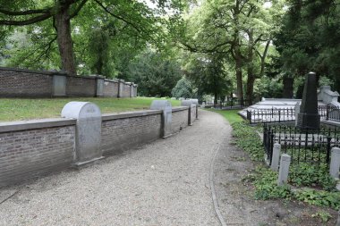 Hollanda, Utrecht Mezarlığı 'nda mezar taşları
