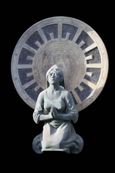 Steinstatue Der Frau Auf Schwarzem Hintergrund — Stockfoto