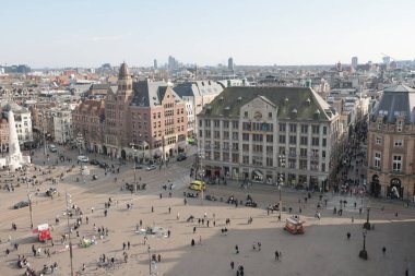 Hollanda, Amsterdam 'daki de Baraj Meydanı' nda hava manzarası