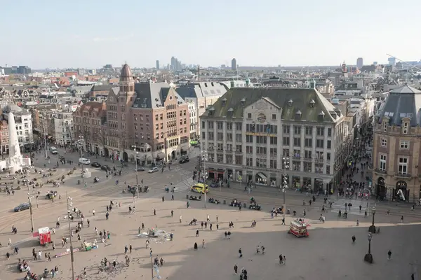 Hollanda, Amsterdam 'daki de Baraj Meydanı' nda hava manzarası