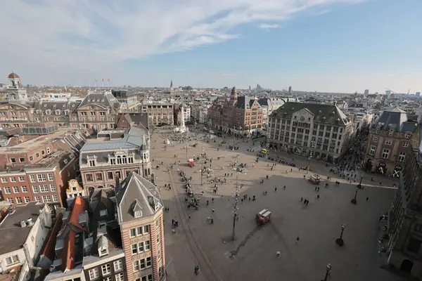 Hollanda, Amsterdam 'daki de Baraj Meydanı' nda hava manzarası