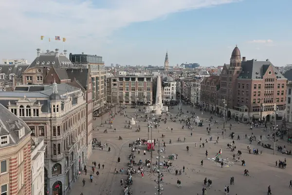 Hollanda, Amsterdam 'daki de Baraj Meydanı' nda hava manzarası