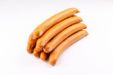 Bockwurst, Frankfurter - lezzetli sosisler, kasabın taze sosisleri, beyaz bir grupta soyutlanmış.