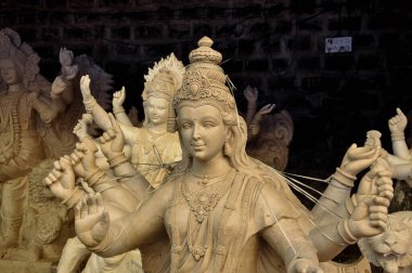 Tanrıça Durga Maa Idol 'un yapımı