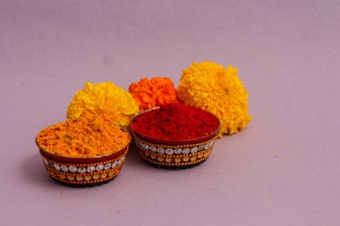 Mutlu Makar Sankranti, Pongal ve Uttarayan, Haldi kum kaseleri