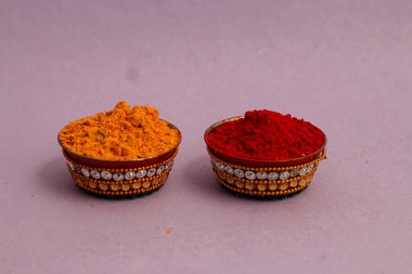 Mutlu Makar Sankranti, Pongal ve Uttarayan, Haldi kum kaseleri