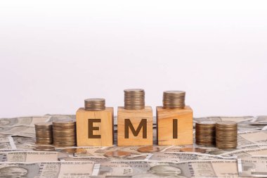 Ahşap küplerle ilgili kelime Hindistan rupi banknotları hakkında.  